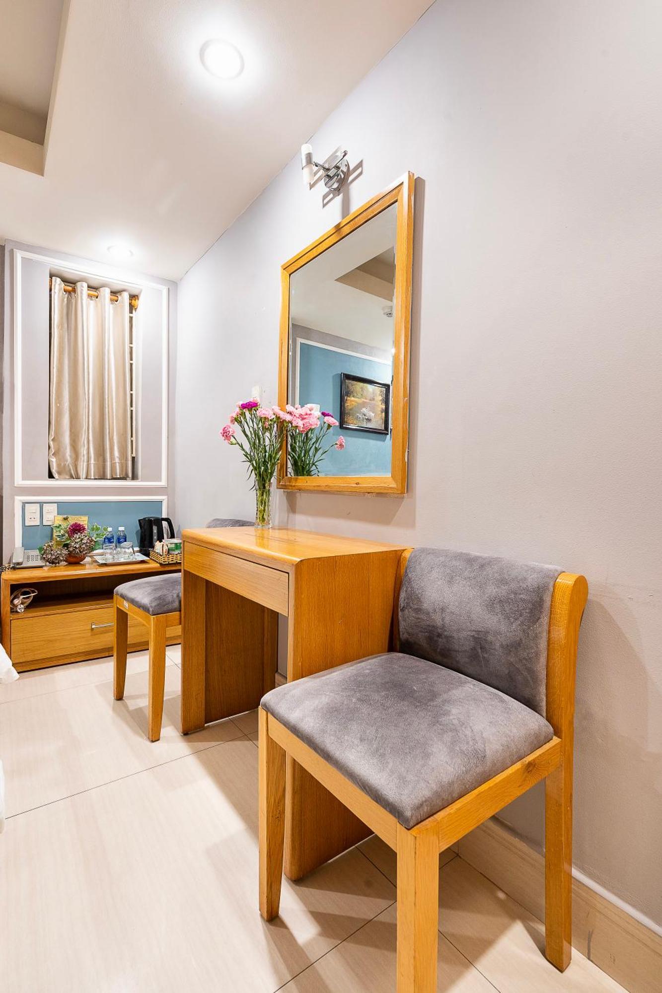 Lucky Star Hotel - Ben Thanh Ho Chi Minh City Bagian luar foto