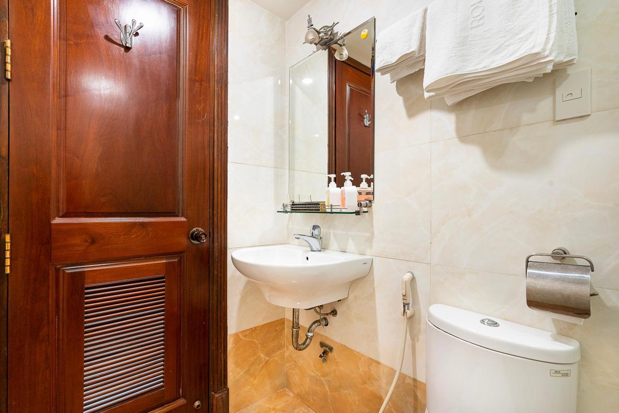 Lucky Star Hotel - Ben Thanh Ho Chi Minh City Bagian luar foto